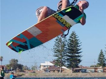 Progress your kiting with an Intermediate Lesson - Kitesurfing Articles